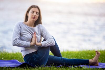 How does yog reduce depression?